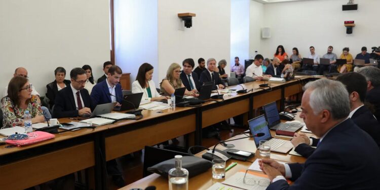 TAP: PS aprova sozinho relatório final da comissão de inquérito 11 comissão de inquérito à TAP