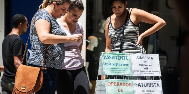 Brasil cria um milhão de empregos no 1.º semestre 11 emprego Brasil