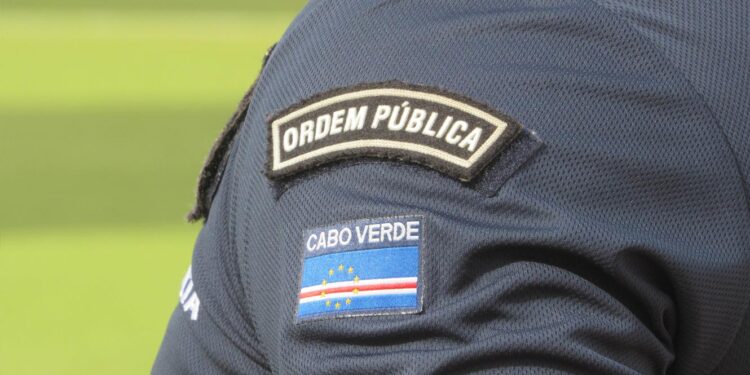 Cabo Verde. Vinte detidos com armas e drogas apreendidas em megaoperação 11 ordem public cabo verde