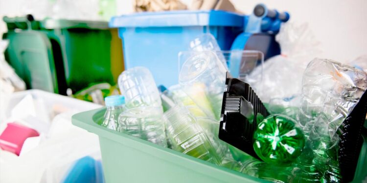 Brasil aumenta impostos sobre plástico e vidro para incentivar reciclagem 11 reciclagem de plasticos