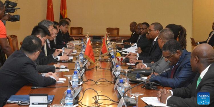 Angola. Segunda reunião do Comité Diretivo de Cooperação Económica e Comercial entre a China e Angola realizada em Luanda 11 Comité Diretivo de Cooperação Económica e Comercial entre a China e Angola