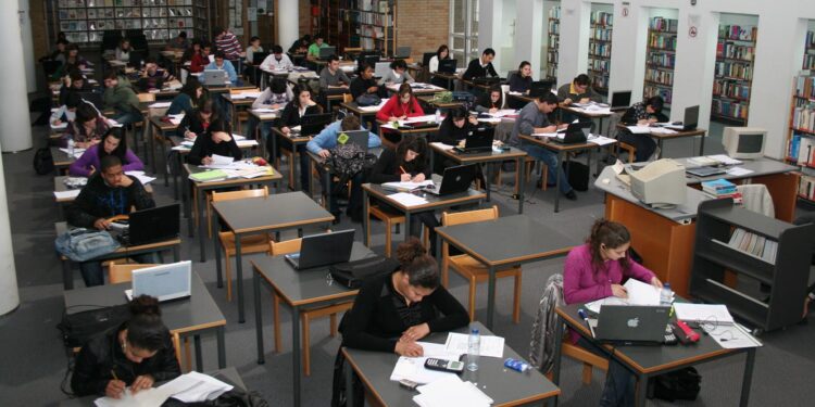 Ensino Superior Politécnico foi a escolha de mais de 19 mil estudantes portugueses 11 Ensino Superior Politécnico