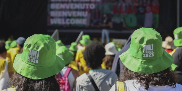 JMJ. Comerciantes desapontados vendem pouca cerveja e muitas águas 11 JMJ bone