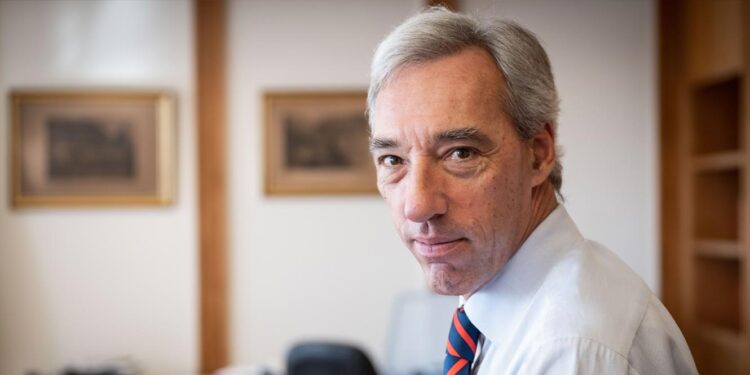 13 empresas foram criadas só para fazer negócios com o ministério da defesa no mandato de João Gomes Cravinho, atual MNE, que tutela a Secretaria de Estado das Comunidades Portuguesas 11 João Gomes Cravinho