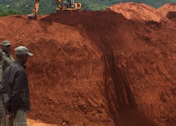 Moçambique desabamento de mina ilegal de ouro