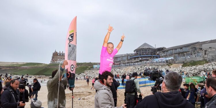 Surf. Yolanda Hopkins vitoriosa em Inglaterra 11 Yolanda Hopkins