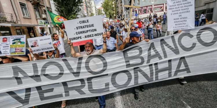 Associação lembra que ainda existem 1600 lesados do BES a aguardar resposta 11 lesados novo banco