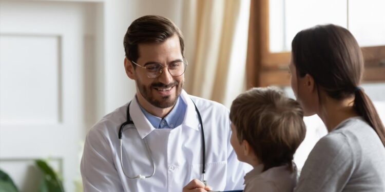 Reino Unido: Vou ao privado porque não sou “à prova de bala”, diz médico de família 11 médico de família