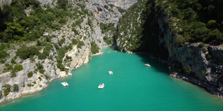 França. Português, em férias com a família, morre afogado no sul do país 11 paisagem paradisiaca