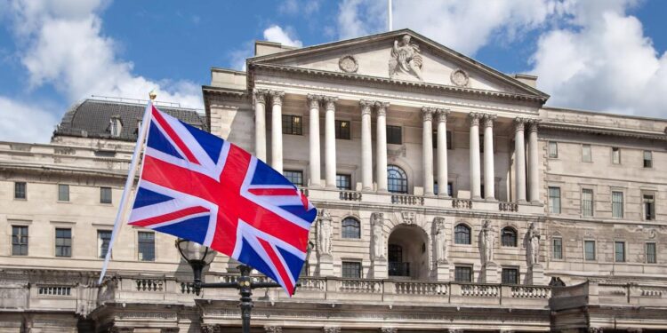 Reino Unido: Banco de Inglaterra sobe juros para 5,25% 11 uk banco de inglaterra