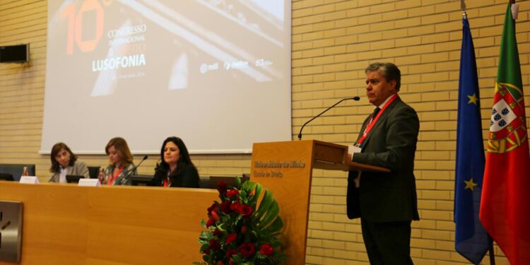 Juristas de todo o mundo reúnem-se em Braga 11 Escola de Direito da Universidade do Minho