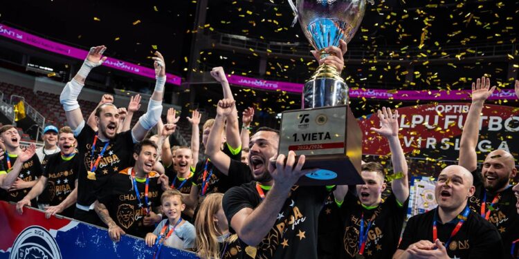 Ricardinho sagra-se campeão da Letónia em futsal 11 futsal