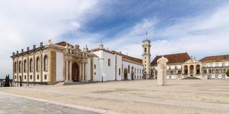 Maioria dos estudantes da Universidade de Coimbra pensa emigrar 11 Universidade de Coimbra