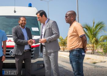 Vila Nova de Poiares entrega ambulância em Cabo Verde