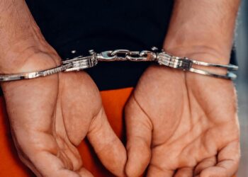 Jovem português que instigava ataques no Brasil suspeito em 4 investigações