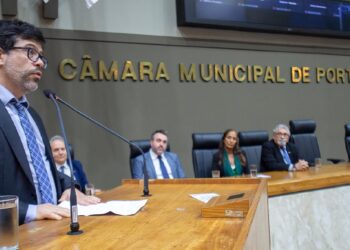 Comunidade Portuguesa em Porto Alegre comemorou os 50 anos da Revolução dos Cravos