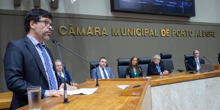 Comunidade Portuguesa em Porto Alegre comemorou os 50 anos da Revolução dos Cravos 11 Comunidade Portuguesa em Porto Alegre comemorou os 50 anos da Revolução dos Cravos