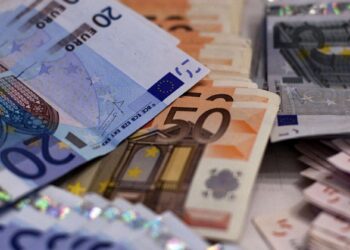 dinheiro moeda portuguesa euros