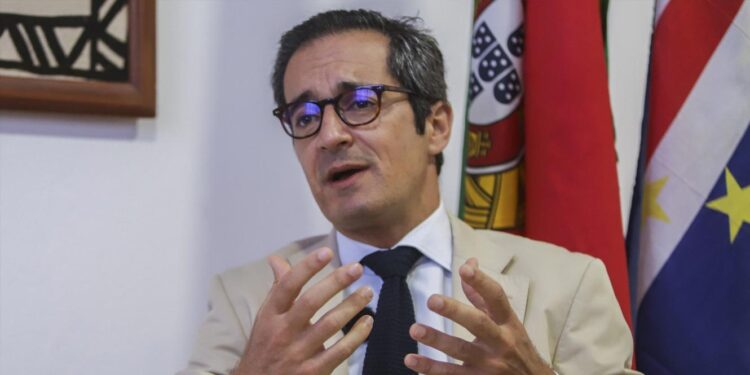 Portugal lamenta morte de embaixador Paulo Lourenço, um “diplomata exemplar” 11 embaixador Paulo Lourenço