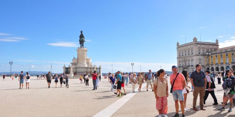 Lisboa acolhe encontro de órgãos de comunicação social não tradicionais 11 lisboa terreiro do paco