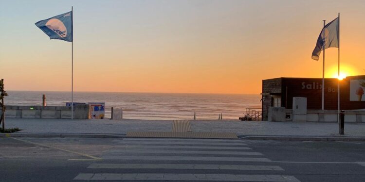 Portugal é o segundo país do mundo com maior número de praias fluviais galardoadas 11 praia bandeira azul