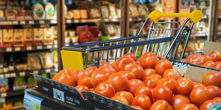 Quinzena de produtos portugueses em França 11 tomate supermercado