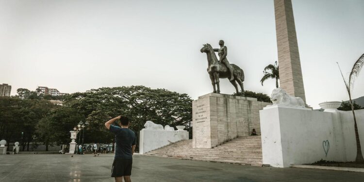 Conselho das Comunidades Portuguesas quer "atuação mais forte" de Portugal na Venezuela 11 Caracas Venezuela