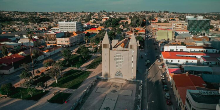 Governo angolano ocupou 50% e MPLA 80% nos media estatais em 3 meses 11 angola