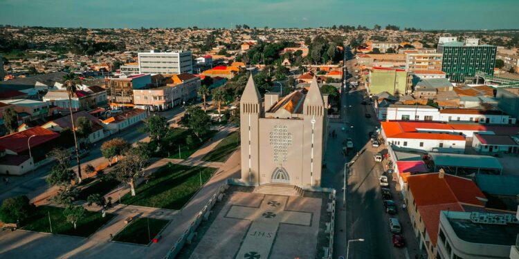 Grupo chinês vai construir primeira autoestrada de Angola 11 angola