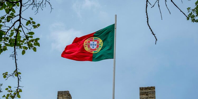 Marcelo afirma que o seu último Dia de Portugal como presidente será "original" e no "sul" 11 bandeira de portugal