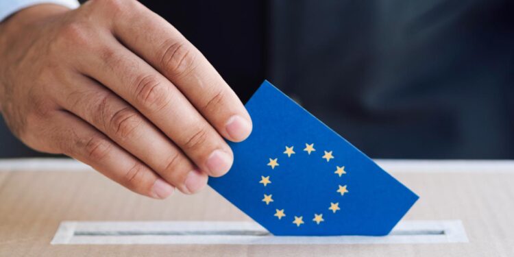 Eleições europeias. Milhares votaram ontem antecipadamente 11 eleicoes europeias