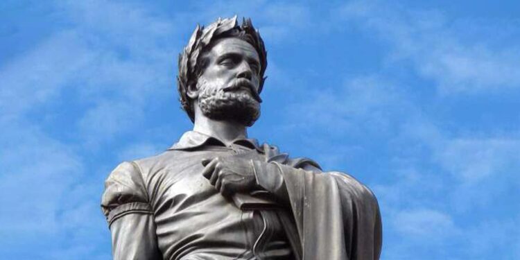 Nova Iorque assinala o quinto centenário de Camões com leitura 11 estatua de luis camoes