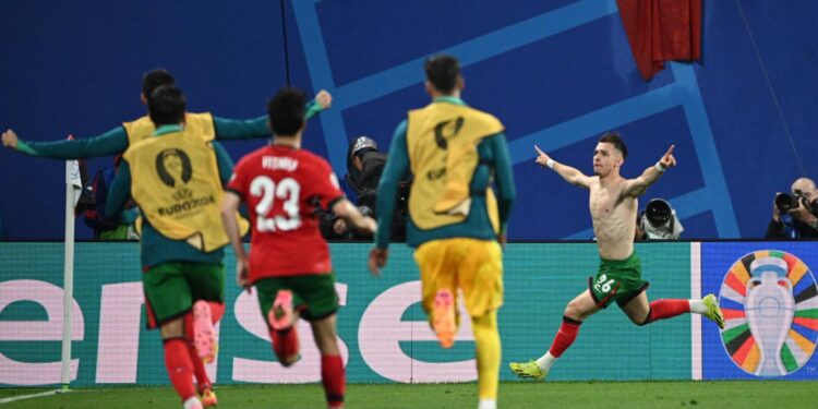 Portugal sofre mas vence na estreia no Euro'2024 11 francisco conceição euro 2024