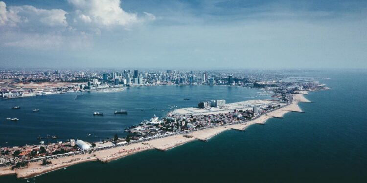 Luanda apresenta estudo preliminar para teleférico na capital angolana 11 Luanda apresenta estudo preliminar para teleférico na capital angolana