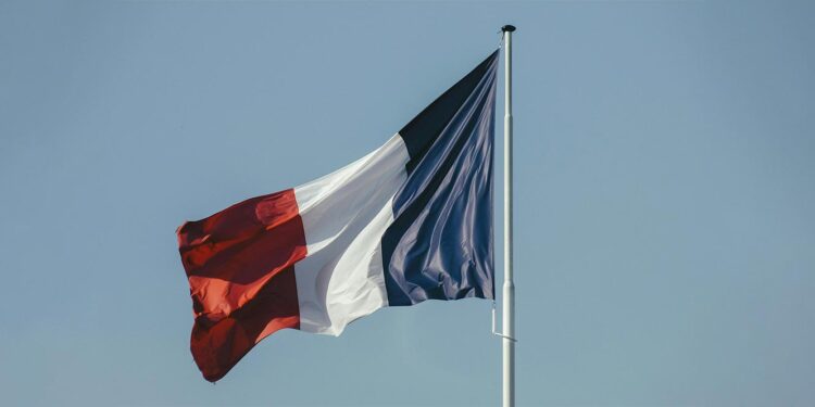 Protestos contra extrema-direita em várias cidades em França 11 bandeira da frança