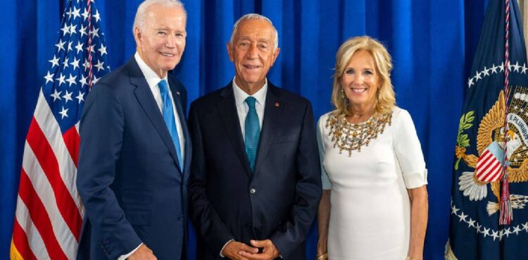 Presidente português acompanha “com prioridade” mas não comenta desistência de Biden