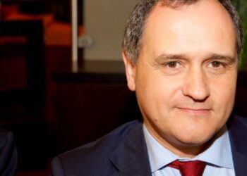 PS questiona Governo sobre sobrecarga fiscal de emigrantes na Suíça