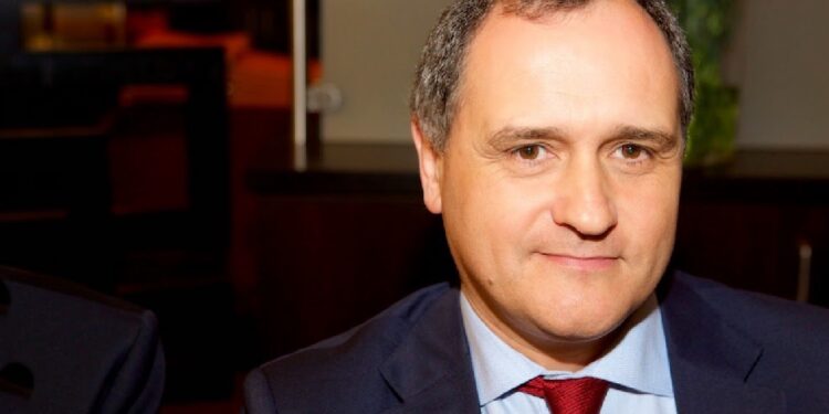 PS questiona Governo sobre sobrecarga fiscal de emigrantes na Suíça