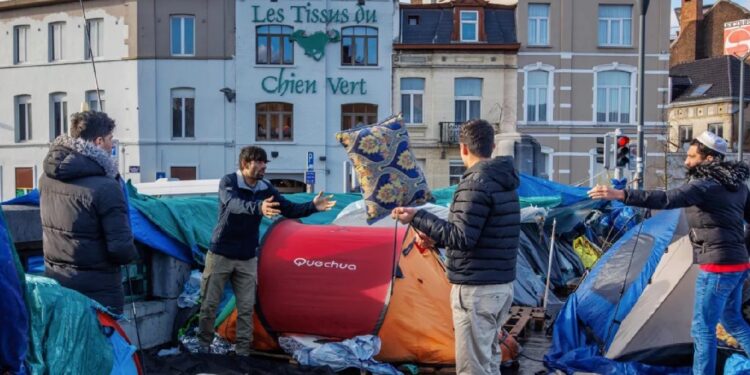 Novos pedidos de asilo sobem em abril para mais de 76 mil na União Europeia