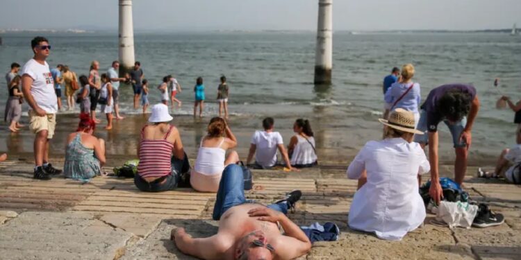 Calor sobe hoje com termómetros a ultrapassarem 40ºC por todo o país