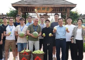 Professores e alunos da Oficina Luban em Portugal experienciam a cultura tradicional chinesa