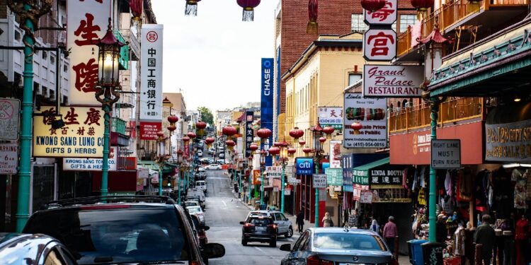 China facilita entrada de residentes estrangeiros de Macau e Hong Kong no país