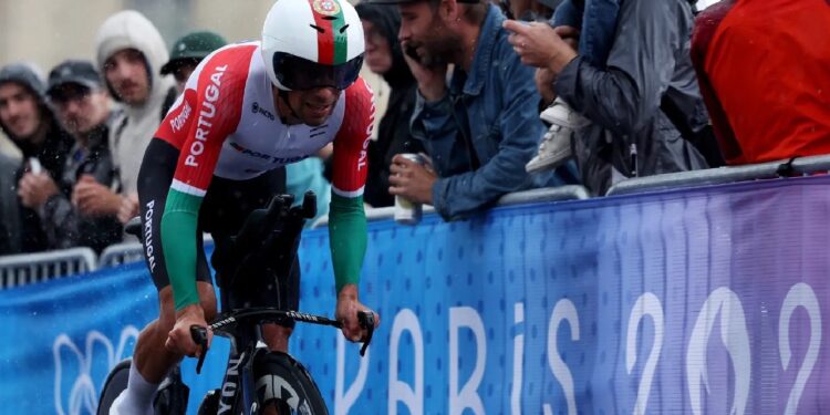 Ciclista Nelson Oliveira deu primeiro diploma a Portugal em Paris