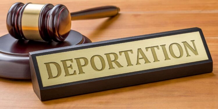 Republicanos aprovam programa que inclui deportação em massa dos EUA