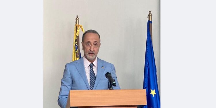 Embaixador insta lusodescendentes a falar português na Venezuela 11 Embaixador insta lusodescendentes a falar português na Venezuela