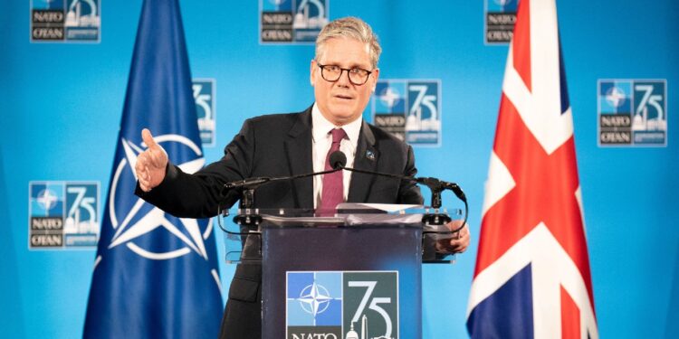 Novo primeiro-ministro britânico quer restaurar relações europeias