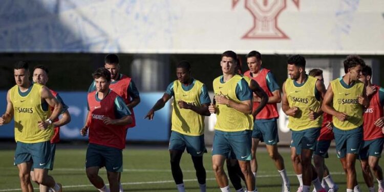 Seleção nacional prepara jogo com França na máxima força