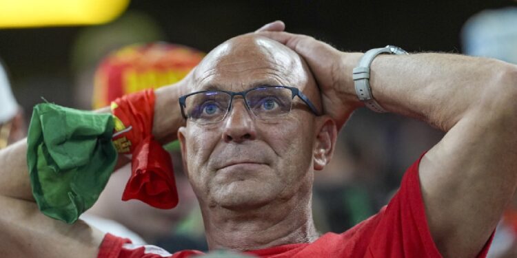 Portugueses em Paris tristes com derrota da seleção que deixa um "amargo especial" 11 Portugueses em Paris tristes com derrota da seleção que deixa um "amargo especial"