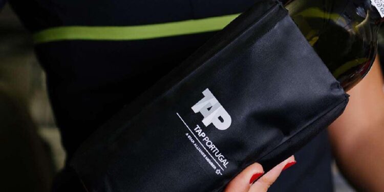 TAP oferece Vinho de Porto de boas-vindas a bordo do A330 NEO 11 TAP oferece Vinho de Porto de boas-vindas a bordo do A330 NEO