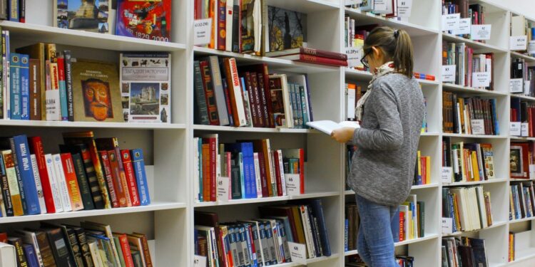 Mais de 40 obras de autores de língua portuguesa com apoio para edição no Brasil